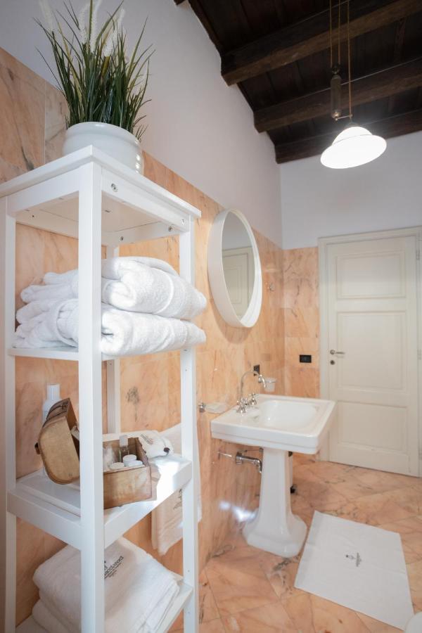Lo Schiaccianoci Bed&Breakfast De Charme 斯卡佐罗夏特 外观 照片